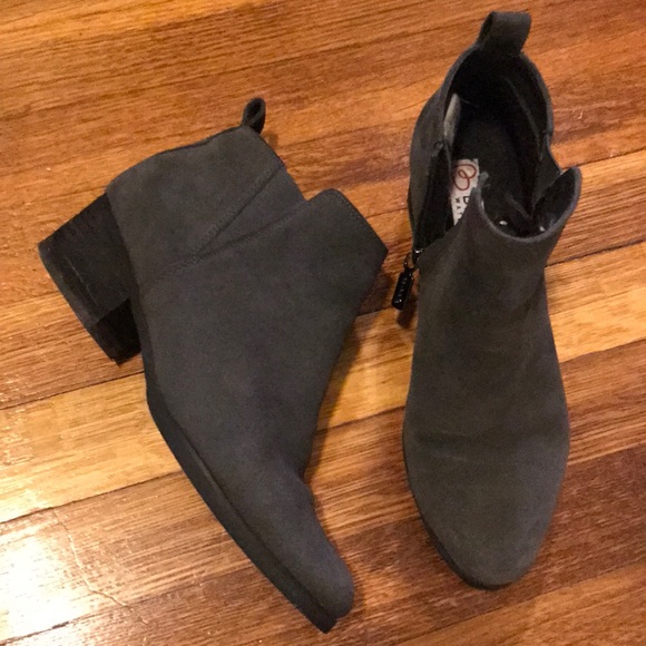 EUC Blondo Ida Bootie Charcoal - Picture 2 of 5